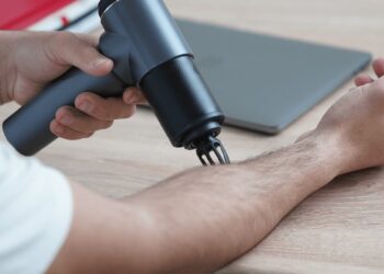 Kupite turonični G5 masažni pištolj za duboka tkiva za 90 dolara