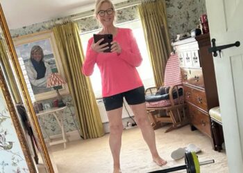 Fern Britton, 67, poznata iz Big Brothera, pokazuje tjelesnu transformaciju nakon vježbanja u kućnoj teretani