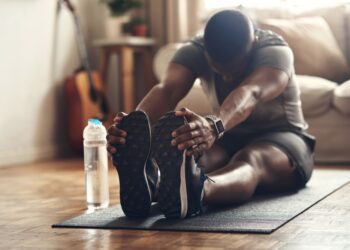 3 kućne vježbe za izgradnju mišića nakon 40, bez teretane