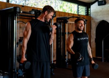 Izgradite ruke i ABS uz blokbuster trening Chrisa Hemswortha s krugom od gostinja