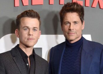 Rob Lowe se bez majice slika sa sinom dok obožavatelji reagiraju