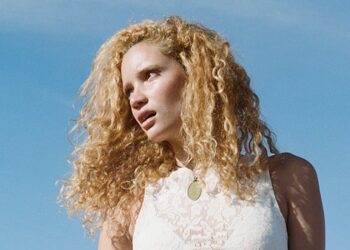 Festivalski modni trendovi 2025: Mikro kratke hlače i biciklističke čizme