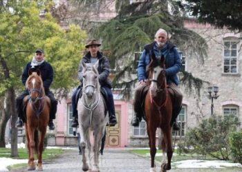 Hodočasnici putuju konjima iz Španjolske u Saudijsku Arabiju nakon 8-mjesečnog putovanja za hadž