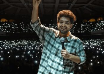 Nakon što je Indija dobila latentnu kontroverzu, Samay Raina se prvi put pojavljuje u javnosti; paparazzi pitaju ‘kada vraćate show?’