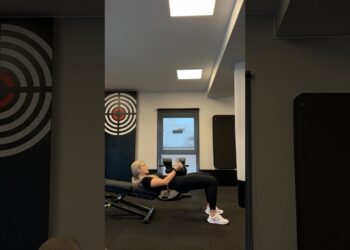 Potisak kuka u kettlebell