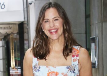 Jennifer Garner otkriva svoju impresivnu teretanu u kući vrijednoj 7,4 milijuna dolara tijekom obiteljskog treninga