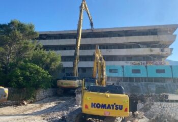 Revitalizacija započela: Službeno je u tijeku rušenje zapuštenih hotela u Kupariju.