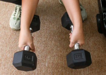 Najbolji setovi bučica od 5 kg za početnike: Započnite svoje fitness putovanje s ovim vrhunskim odabirima 2025