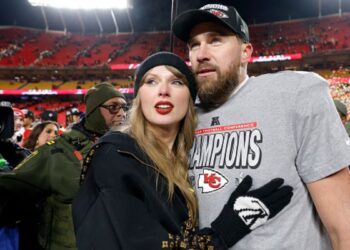 Baš kao drugi mladi parovi: Travis Kelce i Taylor Swift zagrljeni ‘rade zajedno’ – samo ne u teretani