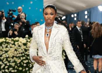 Trend kose KISS Curl zavladao je Met Gala 2025.