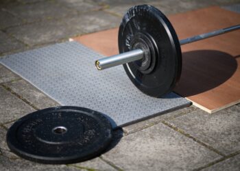 MISS MANNERS: GIM u teretani štakori monopoliziraju sprave dok šalju SMS.