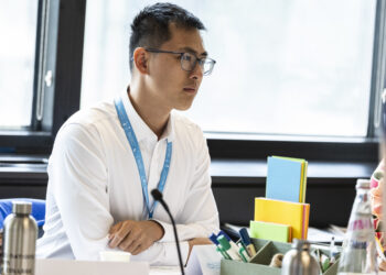 Manevriranje kroz neizvjesnost uz čvrste vještine samo-vodstva: intervjui s Deanom Chenom