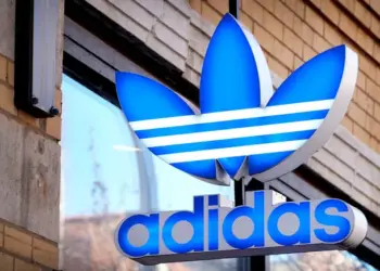 Adidas ‘ne posjeduje sve pruge’, tvrdi Steve Madden u parnici