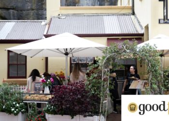 Čaj ugodan u stijenama, Sydney, nudi Devonshire čaj i pogače