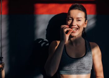 Trebate li se hraniti prije dizanja utega? Evo što savjetuju sportski nutricionisti.