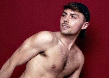 Odrasla zvijezda Colby Jaxxx uživa u svojoj začinjenoj karijeri