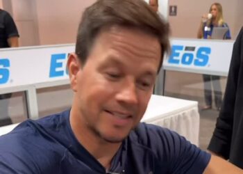 Mark Wahlberg zadirkuje novi gradski projekt teretane s jutarnjim vježbanjem