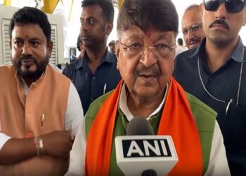 Kailash Vijayvargiya kritizira zapadni utjecaj na žensku modu.