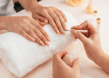 Romantični manikura trend koji trenutno postaje viralni