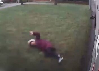 Zastrašujući trenutak: kamion udara pješaka na kolniku