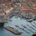 Naslov: Slučajno otkriven potopljeni čamac iz 18. stoljeća pod morem u poznatom gradu Hrvatskoj, Dubrovniku.