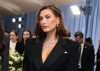 Manikura limuna Hailey Bieber lansira novi trend noktiju