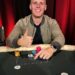 Jackson Warne kao odraz svog pokojnog oca Shanea na dobrotvornoj poker igri – nakon gubitka od 15 kilograma