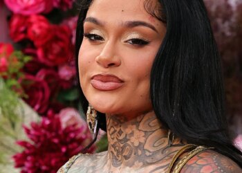 Kehlani promovira novi singl “presavijeni” s BOD-om koji je spreman