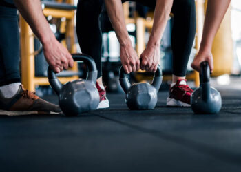 Imam 45 godina i preživio sam satni trening s NFL igračima. Ponosan sam što sam uspio pratiti ritam.