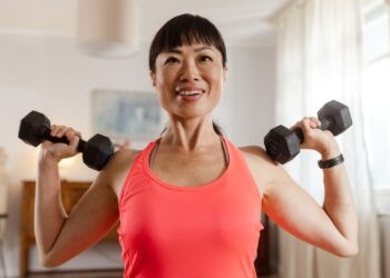 Jesu li slobodni utezi bolji od sprava? Pronašao sam odgovor.