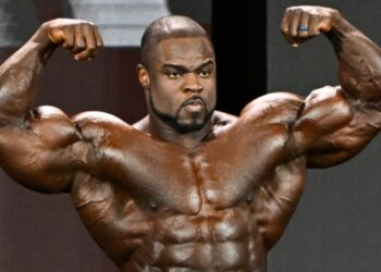 Ovo je vježba za noge koja napaja 42-godišnjeg Bodybuildera Brandona Curryja, g. Olympia Push.