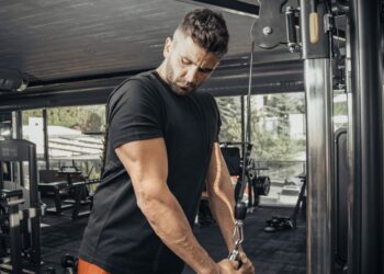 4 Snage Vježbe koje ne pomažu u izgradnji mišića – i što učiniti umjesto toga