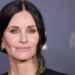 Greige kauč Courteney Cox je prostoran jer je bezvremenski