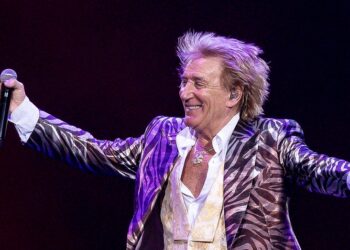 Neobična vježba Roda Stewarta ‘Ciglana u bazenu’ pomaže mu da ostane u formi u 80-ima