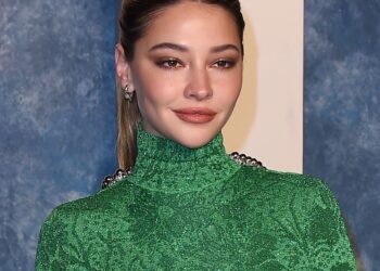 Madelyn Cline u bikiniju “podsjeća”