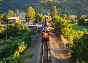 Zagreb, Ljubljana i Pula ponovno povezani povijesnom novom izravnom željezničkom linijom nakon trideset godina, jačajući prekograničnu mobilnost između Hrvatske i Slovenije.