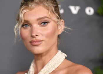 Elsa Hosk kanalizirala Cottagecore u kratkim hlačama Teeny Gym