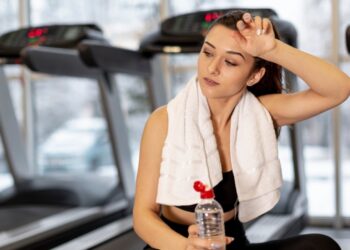 Ne možete otići u teretanu zbog kiše? Žena koja je izgubila 15 kg dijeli 7 vježbi za gubitak masti kod kuće koje možete raditi tijekom monsuna | Zdravlje