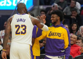 Los Angeles Lakers LeBron James ohrabrujući komentari na video snimku treniranja Bronny Jamesa