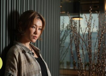 Novi singl Panther Chan ističe hrabrost u traženju pomoći u teškim vremenima.