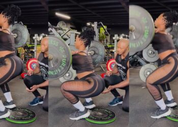 Video: Čarobni muški instruktor teretane ‘Motivira’ obdarenu damu tijekom izrade Sparks Reactions