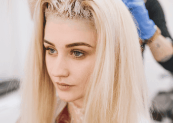 Pomaknite se, balayage – najpopularniji trend kose 2025.