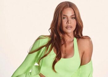 Khloé Kardashian prikazuje svoja definirana ABS u sportskom grudnjaku tijekom teretanske vježbe: Fotografija