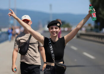 Kontroverzni desničarski pjevač Marko Perković privlači desetke tisuća do koncerta u Zagrebu