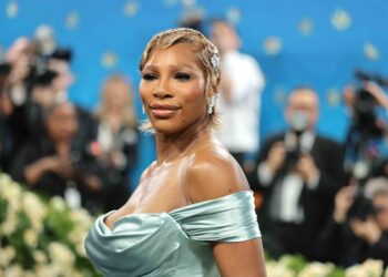 Serena Williams dijeli svoj trening za trbuh putem selfieja u teretani