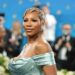 Serena Williams dijeli svoj trening za trbuh putem selfieja u teretani