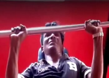 Uhvaćen lopov kažnjen brutalnim vježbanjem u teretani u viralnom videu