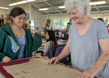Šivajte s lakoćom! Učenici srednje škole na otoku Hawaiʻi blistaju na 4-H modnom kampu