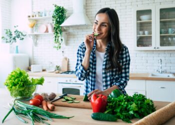 Kako svakodnevno usvojiti zdrave užine u uredu