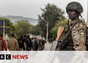 Dr Kongo pobunjenici navodno uhvate većinu Goma | BBC News